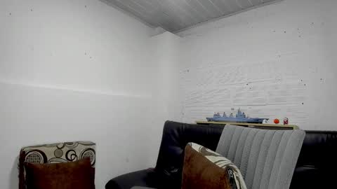 Snapshot of himoreno97 chatting on 01/31/25, 10:21 Hi moreno online show from 01/31/25, 10:21