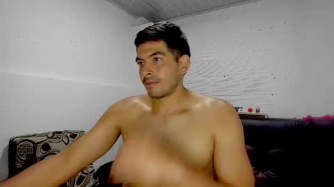 Snapshot of himoreno97 chatting on 02/16/25, 11:48 Hi moreno online show from 02/16/25, 11:48