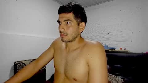 Snapshot of himoreno97 chatting on 02/17/25, 02:53 Hi moreno online show from 02/17/25, 02:53