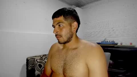 Snapshot of himoreno97 chatting on 03/11/25, 02:54 Hi moreno online show from 03/11/25, 02:54