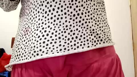 himuhimu22 online show from 02/11/25, 06:55