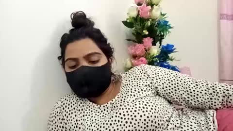 himuhimu22 online show from 02/26/25, 11:26