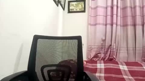 himuhimu22 online show from 10/25/25, 06:13