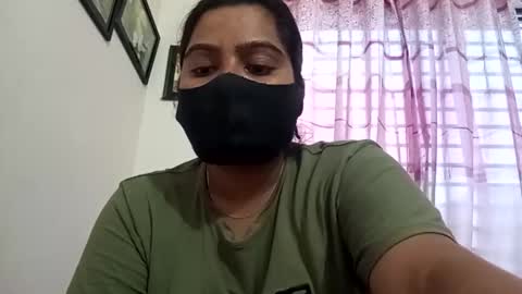 himuhimu22 online show from 10/28/25, 09:24