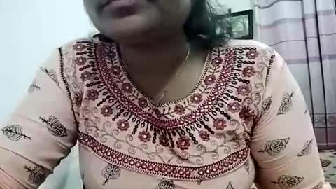 himuhimu22 online show from 01/15/26, 11:41