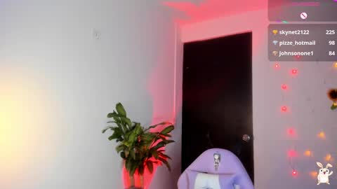 hinata online show from 12/06/24, 10:52