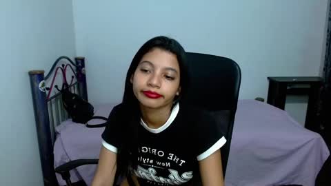 Snapshot of hinata_9 chatting on 09/19/25, 02:24      0600AM-1100AM - online show from 09/19/25, 02:24