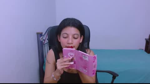 Snapshot of hinata_9 chatting on 10/27/25, 02:15      0600AM-1100AM - online show from 10/27/25, 02:15