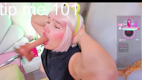 hinata_dolly online show from 11/11/25, 11:43