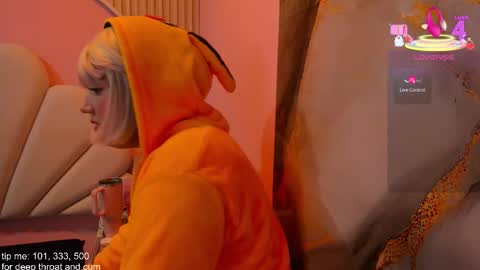 hinata_dolly online show from 11/25/25, 11:21