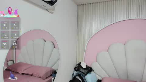 hinata_dolly online show from 12/19/25, 11:06