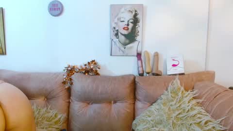 Snapshot of hinataleecs chatting on 01/23/25, 04:19 hinata lee online show from 01/23/25, 04:19