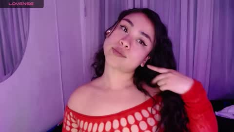 Snapshot of hinataleecs chatting on 11/19/25, 09:48 hinata lee online show from 11/19/25, 09:48