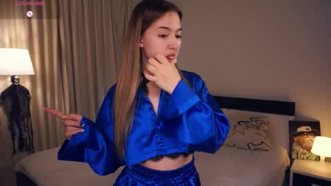 Snapshot of hip_hop_baby chatting on 11/04/25, 07:02 Leya Day Mary Night PvT Open online show from 11/04/25, 07:02