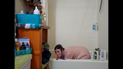 Snapshot of hippiesoul204 chatting on 12/07/24, 02:42 hippiesoul204 online show from 12/07/24, 02:42