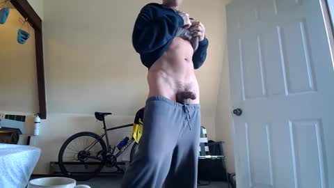 Snapshot of hippiezen chatting on 09/15/25, 06:41 Hippie Jijm online show from 09/15/25, 06:41