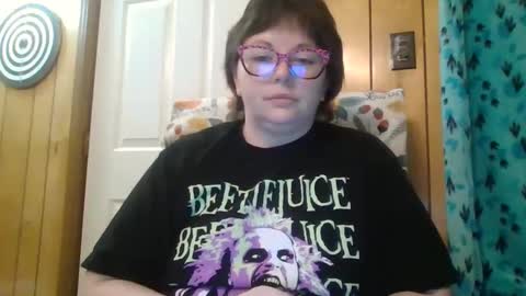 Snapshot of hippihope420 chatting on 02/17/25, 06:42 Bella online show from 02/17/25, 06:42