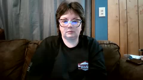 Snapshot of hippihope420 chatting on 02/25/25, 05:30 Bella online show from 02/25/25, 05:30