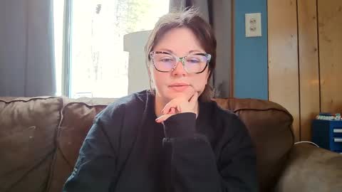 Snapshot of hippihope420 chatting on 02/26/25, 02:46 Bella online show from 02/26/25, 02:46
