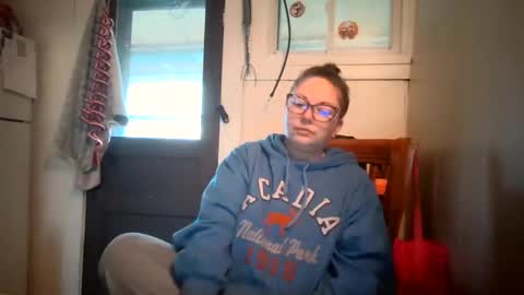 Snapshot of hippihope420 chatting on 10/17/25, 12:08 Bella online show from 10/17/25, 12:08