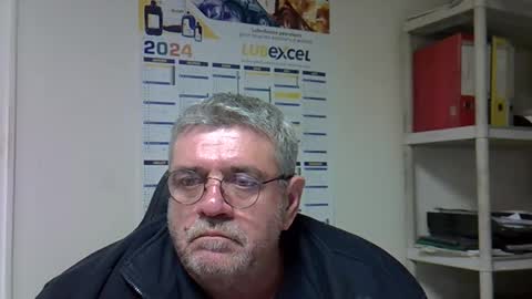 Snapshot of hippopotame17 chatting on 12/12/24, 05:04 hippo online show from 12/12/24, 05:04