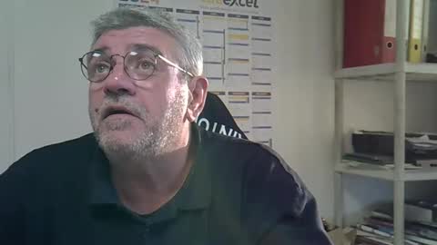 Snapshot of hippopotame17 chatting on 12/13/24, 03:32 hippo online show from 12/13/24, 03:32