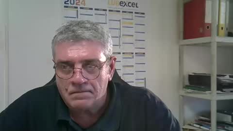 Snapshot of hippopotame17 chatting on 12/16/24, 03:32 hippo online show from 12/16/24, 03:32