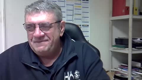 Snapshot of hippopotame17 chatting on 12/19/24, 07:07 hippo online show from 12/19/24, 07:07