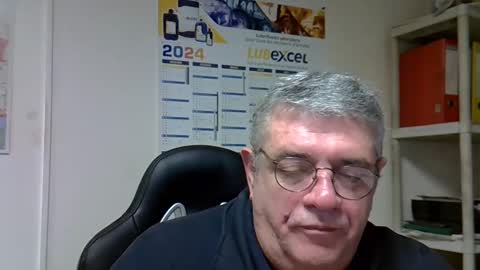 Snapshot of hippopotame17 chatting on 01/02/25, 07:23 hippo online show from 01/02/25, 07:23