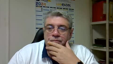 Snapshot of hippopotame17 chatting on 01/05/25, 08:11 hippo online show from 01/05/25, 08:11