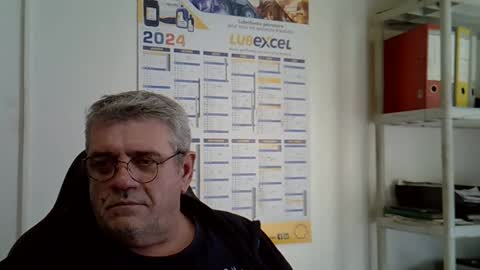 Snapshot of hippopotame17 chatting on 01/06/25, 01:08 hippo online show from 01/06/25, 01:08