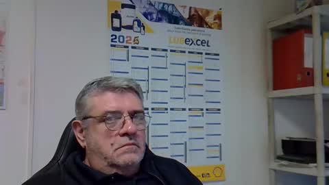 Snapshot of hippopotame17 chatting on 01/09/25, 10:20 hippo online show from 01/09/25, 10:20