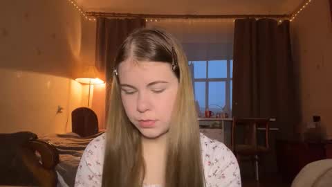 Snapshot of hirokosersen chatting on 12/21/25, 01:40 I am Amy ntmu Lets hit 10 Thumbs Up together online show from 12/21/25, 01:40