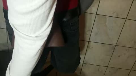 Snapshot of hisluxe chatting on 10/17/25, 05:21 hisluxe online show from 10/17/25, 05:21