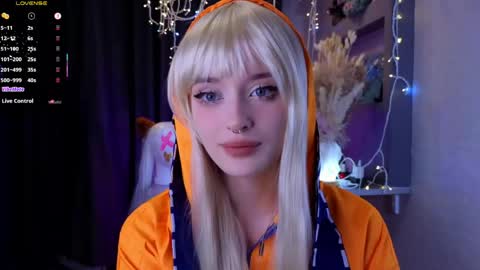 Snapshot of hisoka__akerley chatting on 05/16/26, 07:23 Ella online show from 05/16/26, 07:23