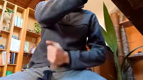 hitmenoww online show from 11/23/25, 09:20