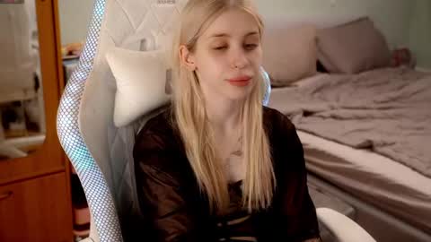 Holly online show from 05/07/26, 06:13
