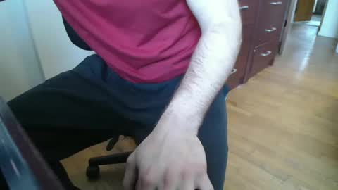 Snapshot of hockeyplayer206850 chatting on 02/17/25, 04:26 Hockey Player online show from 02/17/25, 04:26