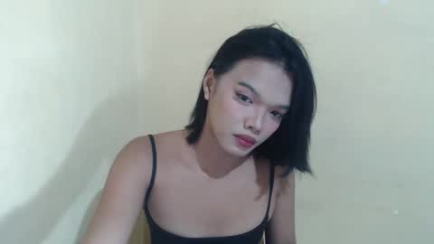 Snapshot of hoelyguine chatting on 03/19/26, 05:11 Guinevere3 online show from 03/19/26, 05:11