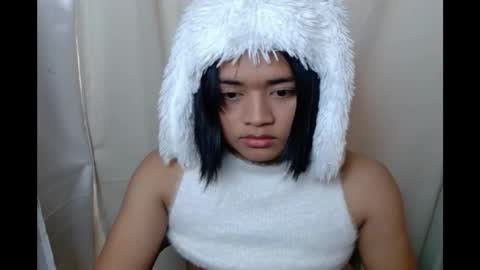 Snapshot of hoelyhanabi chatting on 11/19/25, 04:45 KIESH online show from 11/19/25, 04:45