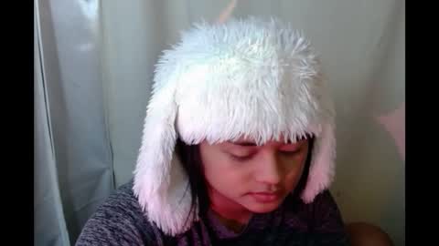 Snapshot of hoelyhanabi chatting on 11/21/25, 04:33 KIESH online show from 11/21/25, 04:33