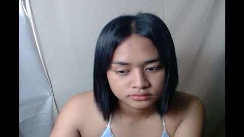 Snapshot of hoelyhanabi chatting on 11/27/25, 06:04 KIESH online show from 11/27/25, 06:04