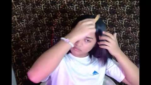 Snapshot of hoelyhanabi chatting on 12/20/25, 11:17 KIESH online show from 12/20/25, 11:17