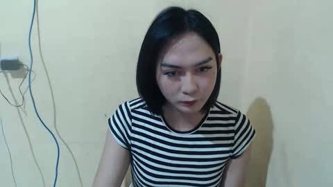 Snapshot of hoelykim chatting on 04/06/26, 06:14 Kim3 online show from 04/06/26, 06:14