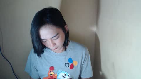 Snapshot of hoelykim chatting on 04/08/26, 04:07 Kim3 online show from 04/08/26, 04:07