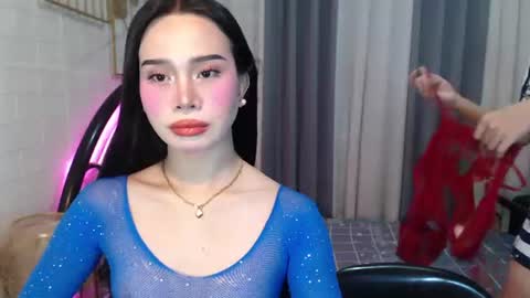Snapshot of hoelymolly chatting on 06/12/26, 06:29 hoelymolly online show from 06/12/26, 06:29