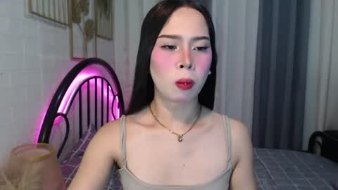 Snapshot of hoelymolly chatting on 07/01/26, 06:18 hoelymolly online show from 07/01/26, 06:18