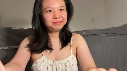 Snapshot of hola_sunflower chatting on 05/11/26, 03:51 amy online show from 05/11/26, 03:51