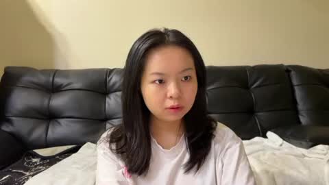 Snapshot of hola_sunflower chatting on 06/08/26, 02:06 amy online show from 06/08/26, 02:06