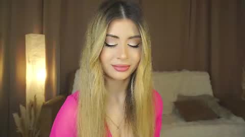 Snapshot of holayoula chatting on 07/14/26, 08:08 Moni Monica online show from 07/14/26, 08:08